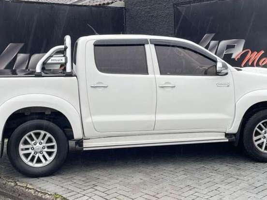 TOYOTA-HILUX-3.0 SRV 4X4 CD 16V TURBO INTERCOOLER DIESEL 4P AUTOMÁTICO TOYOTA-HILUX-2013