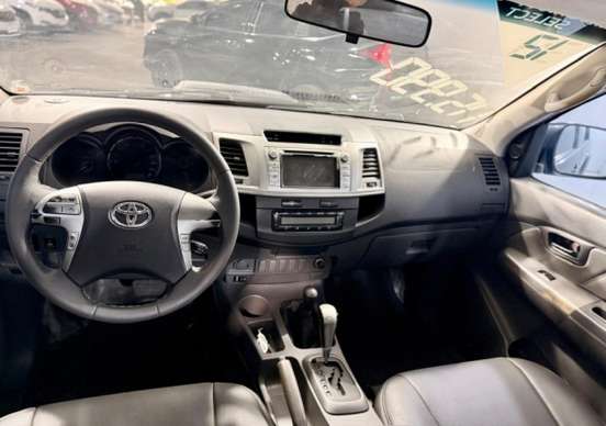 TOYOTA-HILUX-2011