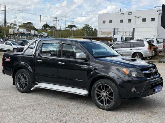 TOYOTA-HILUX-2005