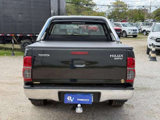 TOYOTA-HILUX-2005