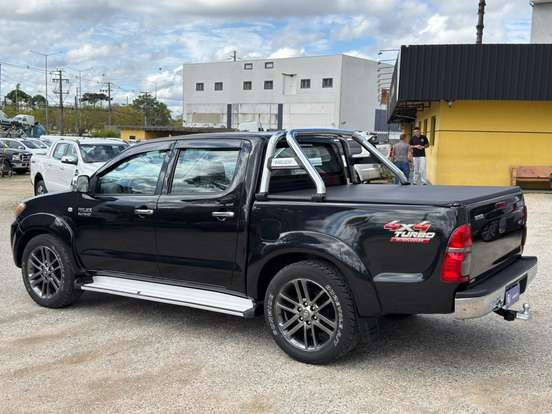 TOYOTA-HILUX-2005