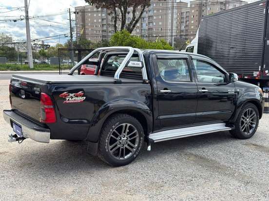 TOYOTA-HILUX-3.0 SRV 4X4 CD 16V TURBO INTERCOOLER DIESEL 4P AUTOMÁTICO TOYOTA-HILUX-2005
