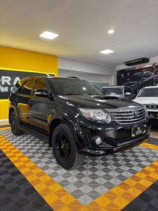 TOYOTA HILUX 3.0 SRV TOP 4X4 CD 16V TURBO INTERCOOLER DIESEL 4P AUTOMÁTICO