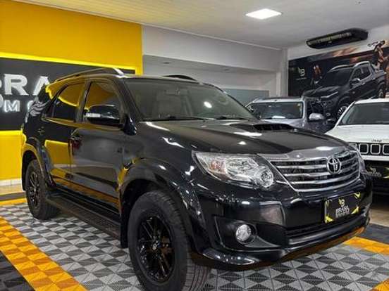 TOYOTA-HILUX-3.0 SRV TOP 4X4 CD 16V TURBO INTERCOOLER DIESEL 4P AUTOMÁTICO TOYOTA-HILUX-2014