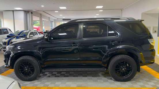 TOYOTA-HILUX-2014