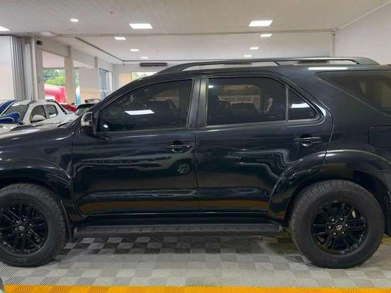 TOYOTA-HILUX-3.0 SRV TOP 4X4 CD 16V TURBO INTERCOOLER DIESEL 4P AUTOMÁTICO TOYOTA-HILUX-2014