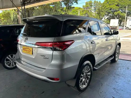 TOYOTA-HILUX SW4-2021