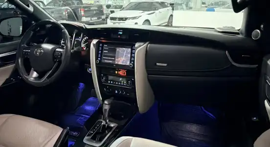 TOYOTA-HILUX SW4-2021