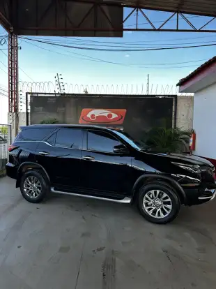 TOYOTA-HILUX SW4-2023