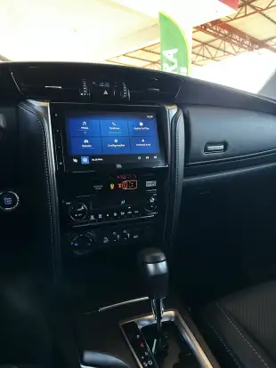 TOYOTA-HILUX SW4-2023