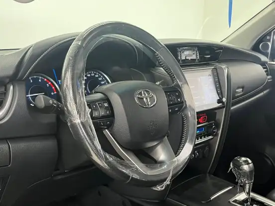 TOYOTA-HILUX SW4-2022