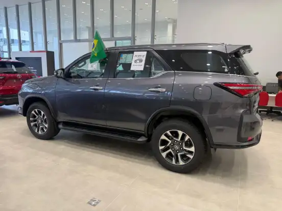 TOYOTA-HILUX SW4-2026