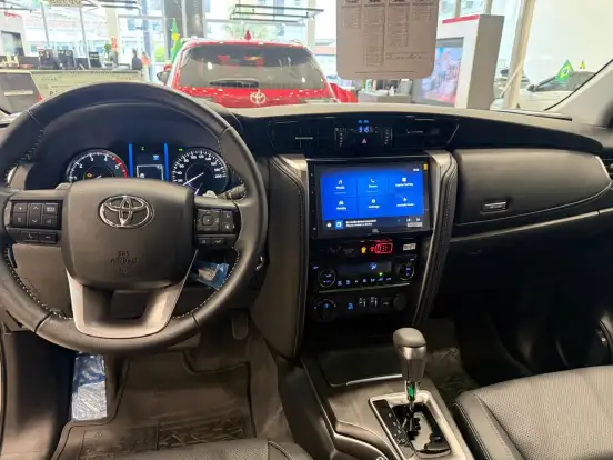 TOYOTA-HILUX SW4-2026