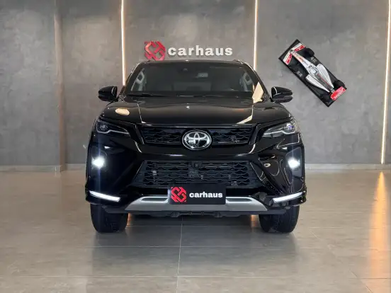 TOYOTA-HILUX SW4-2025