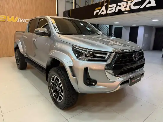 TOYOTA-HILUX SW4-2.8 D-4D TURBO DIESEL SRX PLATINUM 7L 4X4 AUTOMÁTICO TOYOTA-HILUX SW4-2024