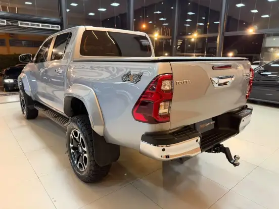 TOYOTA-HILUX SW4-2.8 D-4D TURBO DIESEL SRX PLATINUM 7L 4X4 AUTOMÁTICO TOYOTA-HILUX SW4-2024