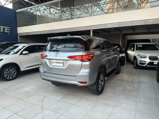 TOYOTA-HILUX SW4-2019