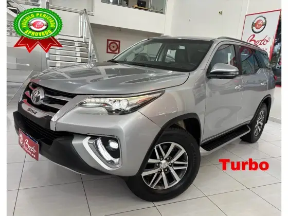 TOYOTA HILUX SW4 2.8 SRX 4X4 7 LUGARES 16V TURBO INTERCOOLER DIESEL 4P AUTOMÁTICO