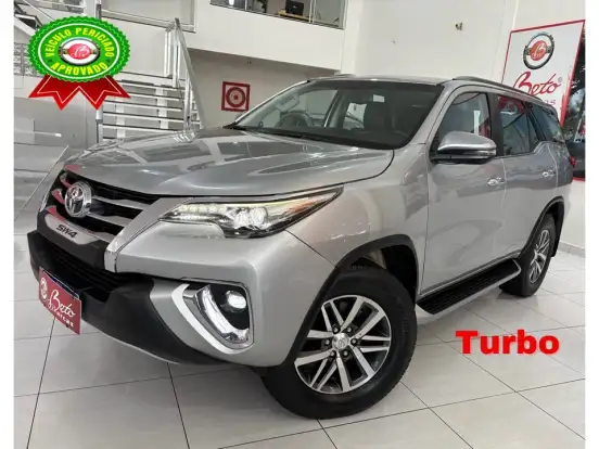 TOYOTA-HILUX SW4-2017
