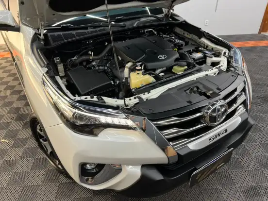 TOYOTA-HILUX SW4-2.8 SRX DIAMOND 4X4 7 LUGARES 16V TURBO INTERCOOLER DIESEL 4P AUTOMÁTICO TOYOTA-HILUX SW4-2020