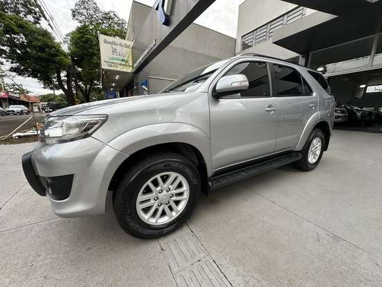 TOYOTA-HILUX SW4-2.7 SR 4X2 16V FLEX 4P AUTOMÁTICO TOYOTA-HILUX SW4-2015