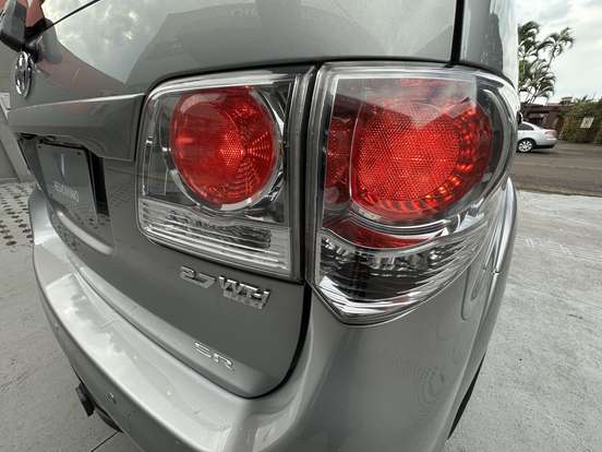 TOYOTA-HILUX SW4-2.7 SR 4X2 16V FLEX 4P AUTOMÁTICO TOYOTA-HILUX SW4-2015