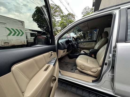 TOYOTA-HILUX SW4-2015
