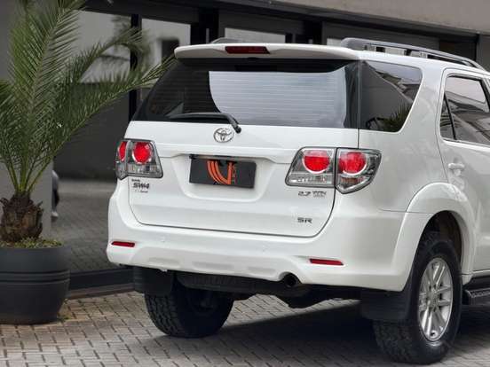 TOYOTA-HILUX SW4-2.7 SR 7 LUGARES 4X2 16V FLEX 4P AUTOMÁTICO TOYOTA-HILUX SW4-2015