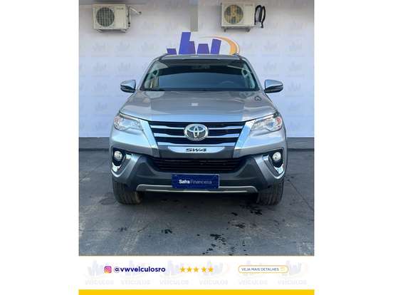 TOYOTA-HILUX SW4-2.7 SRV 7 LUGARES 4X2 16V FLEX 4P AUTOMÁTICO TOYOTA-HILUX SW4-2018