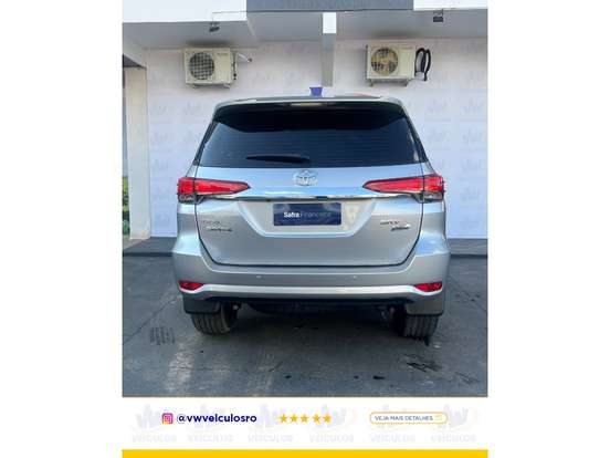 TOYOTA-HILUX SW4-2.7 SRV 7 LUGARES 4X2 16V FLEX 4P AUTOMÁTICO TOYOTA-HILUX SW4-2018