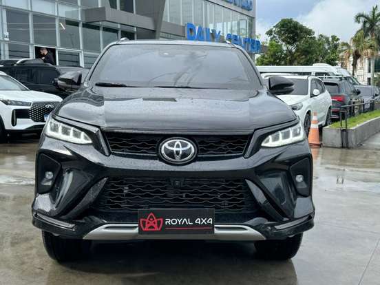 TOYOTA-HILUX SW4-2026