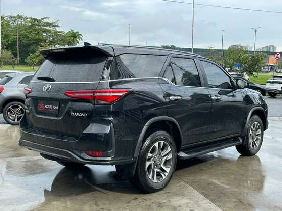 TOYOTA-HILUX SW4-2026