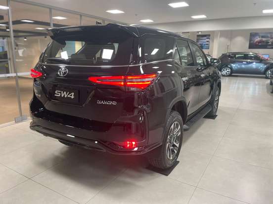 TOYOTA-HILUX SW4-2026