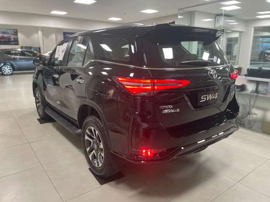 TOYOTA-HILUX SW4-2.8 D-4D TURBO DIESEL DIAMOND 7L 4X4 AUTOMÁTICO TOYOTA-HILUX SW4-2026