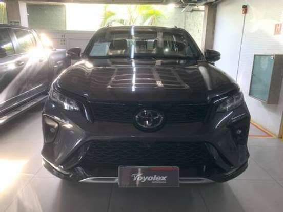 TOYOTA-HILUX SW4-2.8 D-4D TURBO DIESEL DIAMOND 7L 4X4 AUTOMÁTICO TOYOTA-HILUX SW4-2022