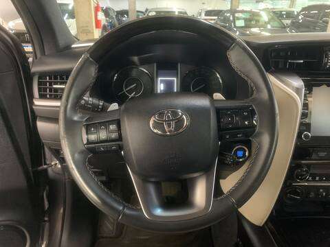 TOYOTA-HILUX SW4-2022