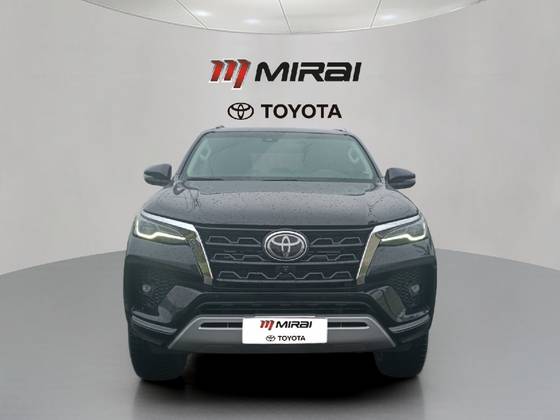 TOYOTA HILUX SW4 2.8 D-4D TURBO DIESEL SRX 4X4 AUTOMÁTICO