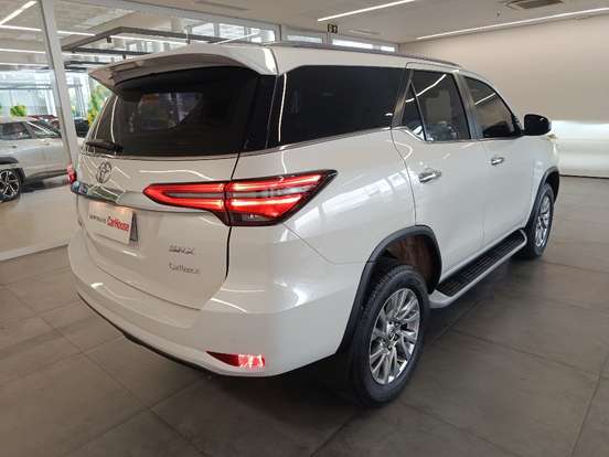 TOYOTA-HILUX SW4-2.8 D-4D TURBO DIESEL SRX 4X4 AUTOMÁTICO TOYOTA-HILUX SW4-2021