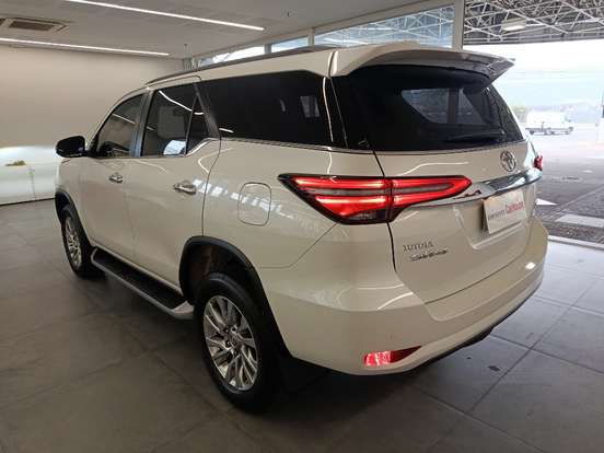 TOYOTA-HILUX SW4-2021