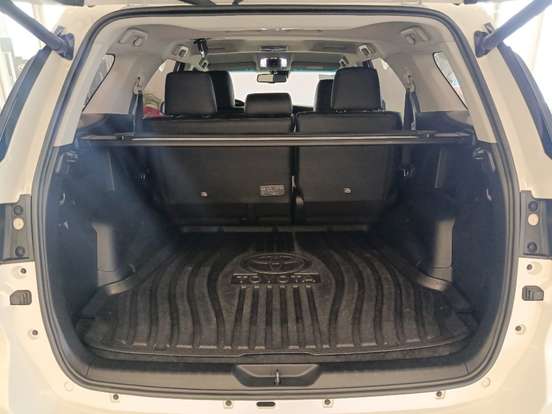 TOYOTA-HILUX SW4-2.8 D-4D TURBO DIESEL SRX 4X4 AUTOMÁTICO TOYOTA-HILUX SW4-2021