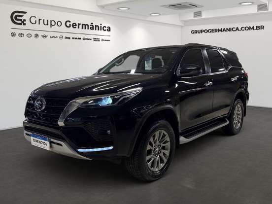 TOYOTA-HILUX SW4-2023
