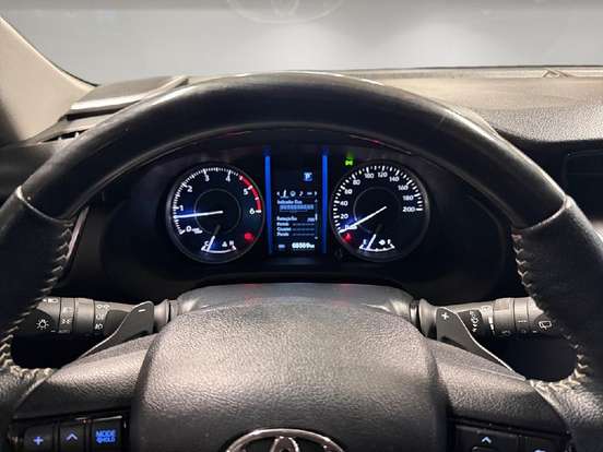 TOYOTA-HILUX SW4-2023