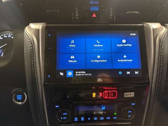 TOYOTA-HILUX SW4-2023