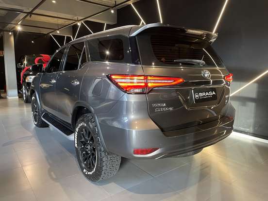 TOYOTA-HILUX SW4-2.8 D-4D TURBO DIESEL SRX 7L 4X4 AUTOMÁTICO TOYOTA-HILUX SW4-2021