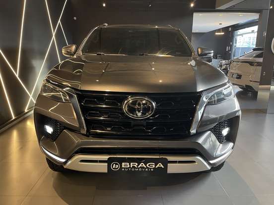 TOYOTA-HILUX SW4-2.8 D-4D TURBO DIESEL SRX 7L 4X4 AUTOMÁTICO TOYOTA-HILUX SW4-2021