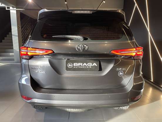 TOYOTA-HILUX SW4-2.8 D-4D TURBO DIESEL SRX 7L 4X4 AUTOMÁTICO TOYOTA-HILUX SW4-2021
