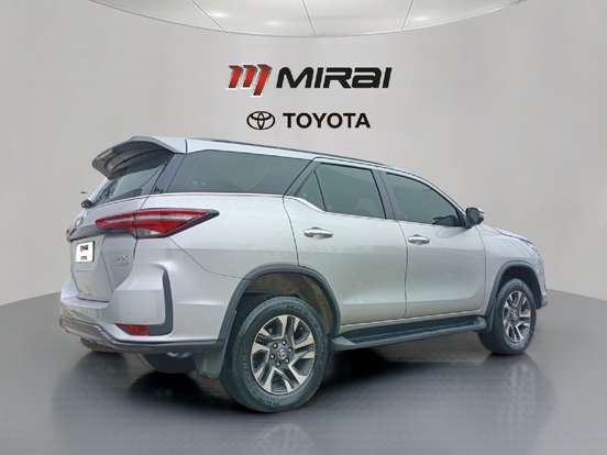 TOYOTA-HILUX SW4-2.8 D-4D TURBO DIESEL SRX PLATINUM 7L 4X4 AUTOMÁTICO TOYOTA-HILUX SW4-2024