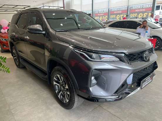 TOYOTA-HILUX SW4-2024