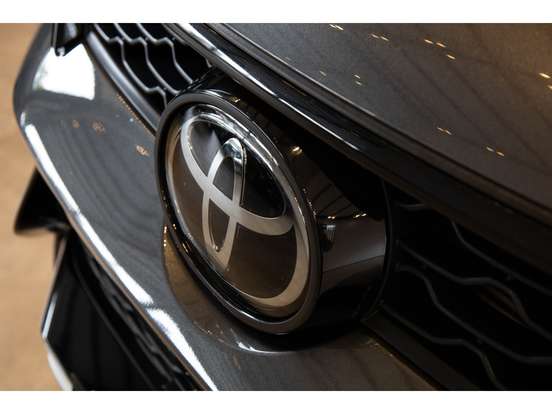 TOYOTA-HILUX SW4-2024