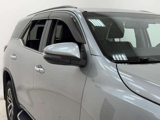 TOYOTA-HILUX SW4-2.8 SR 4X4 16V TURBO INTERCOOLER DIESEL 4P AUTOMÁTICO TOYOTA-HILUX SW4-2019